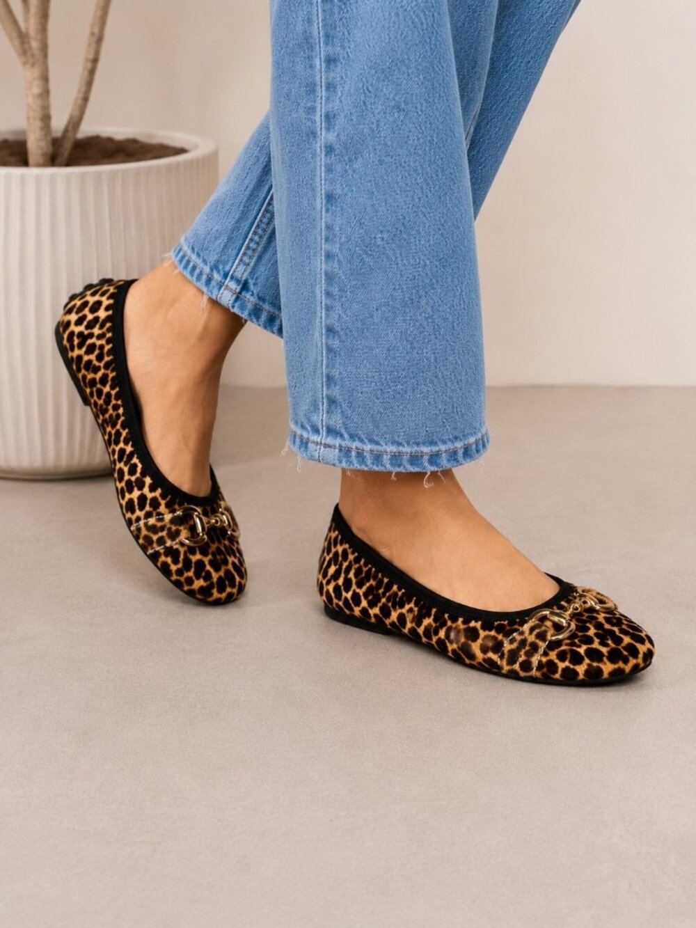ME TOO LEAH LEATHER LEOPARD ANIMAL PRINT PONY HAIR BALLET FLATS SIZE 6.5 M